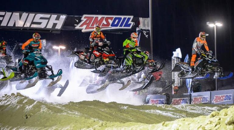 snocross skutery śnieżne wyścigi